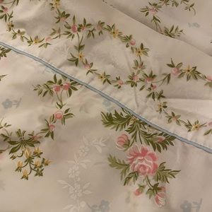 Lady Pepperell Queen top no iron percale sheet, basically new condition, made US